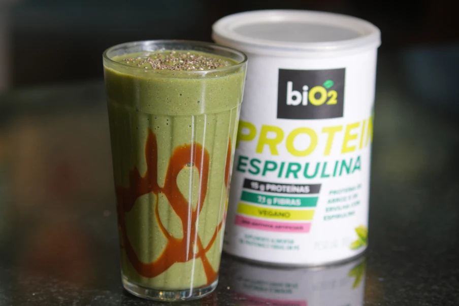 Esse shake proteico é refrescante, aromático e antioxidante, auxilia na digestão e ainda garanta 30% da sua necessidade diária de proteínas!